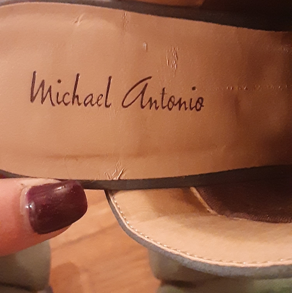 Blue heels by Michael Antonio - Picture 5 of 6